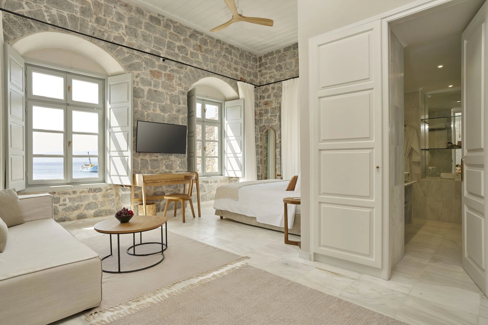 Mandraki Beach Resort, rooms
