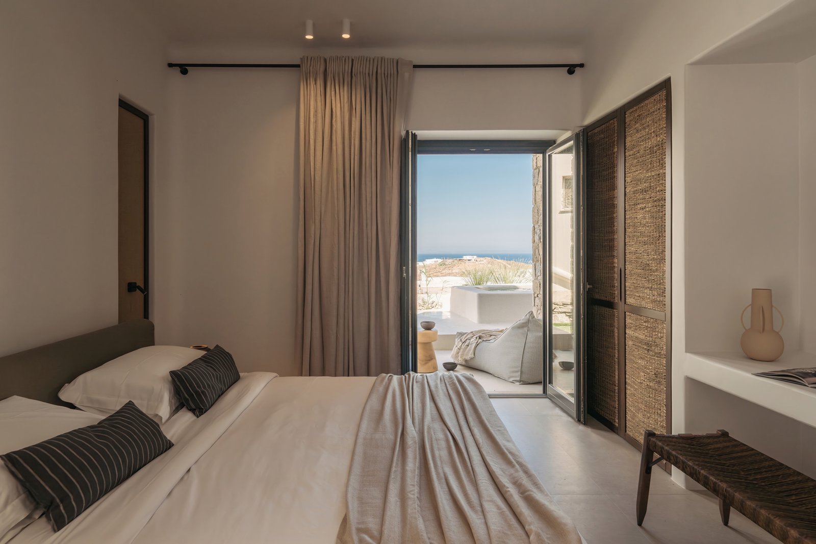 Bard De Sol, rooms