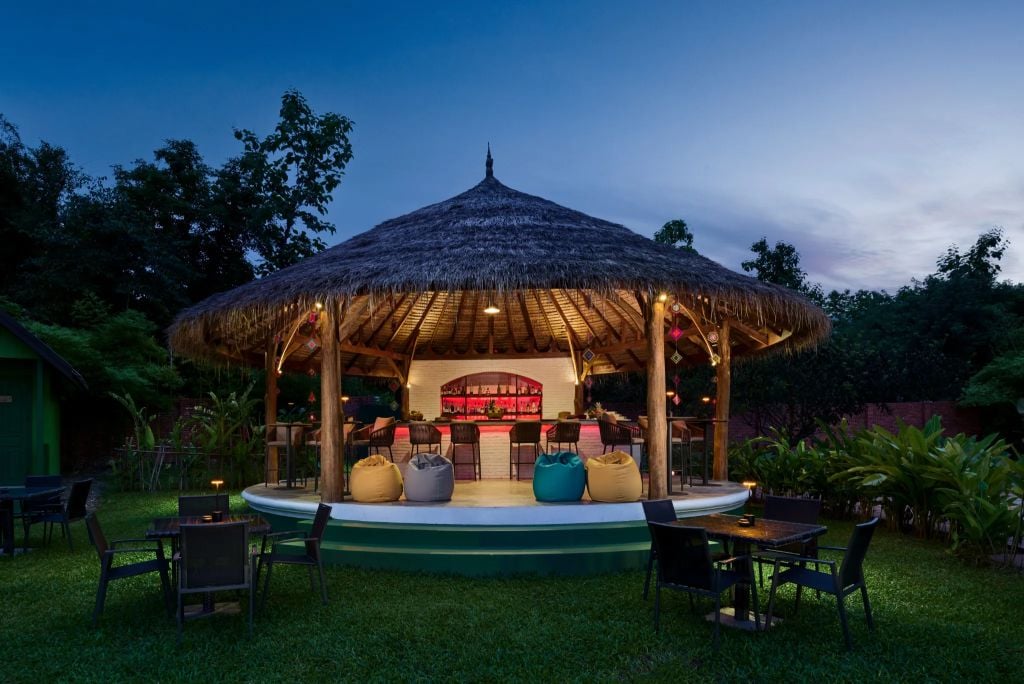 The Namkhan, pool bar