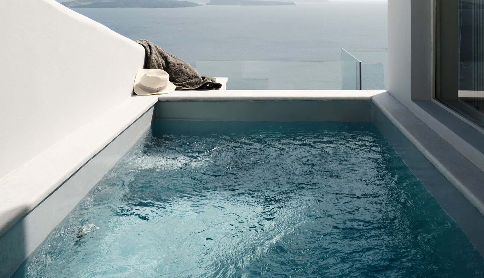 Hom Santorini, the pool