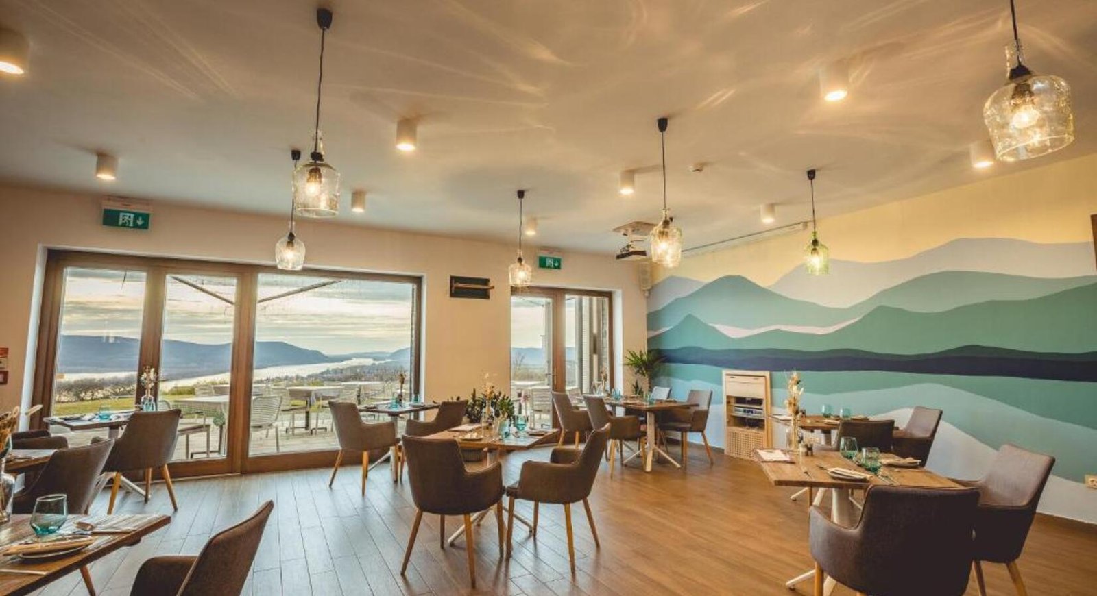 Natura Hill, natura hill restaurant