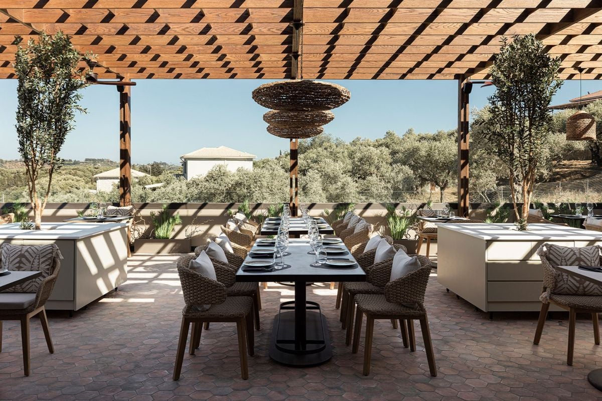 King Jason Zante, watergarden main restaurant