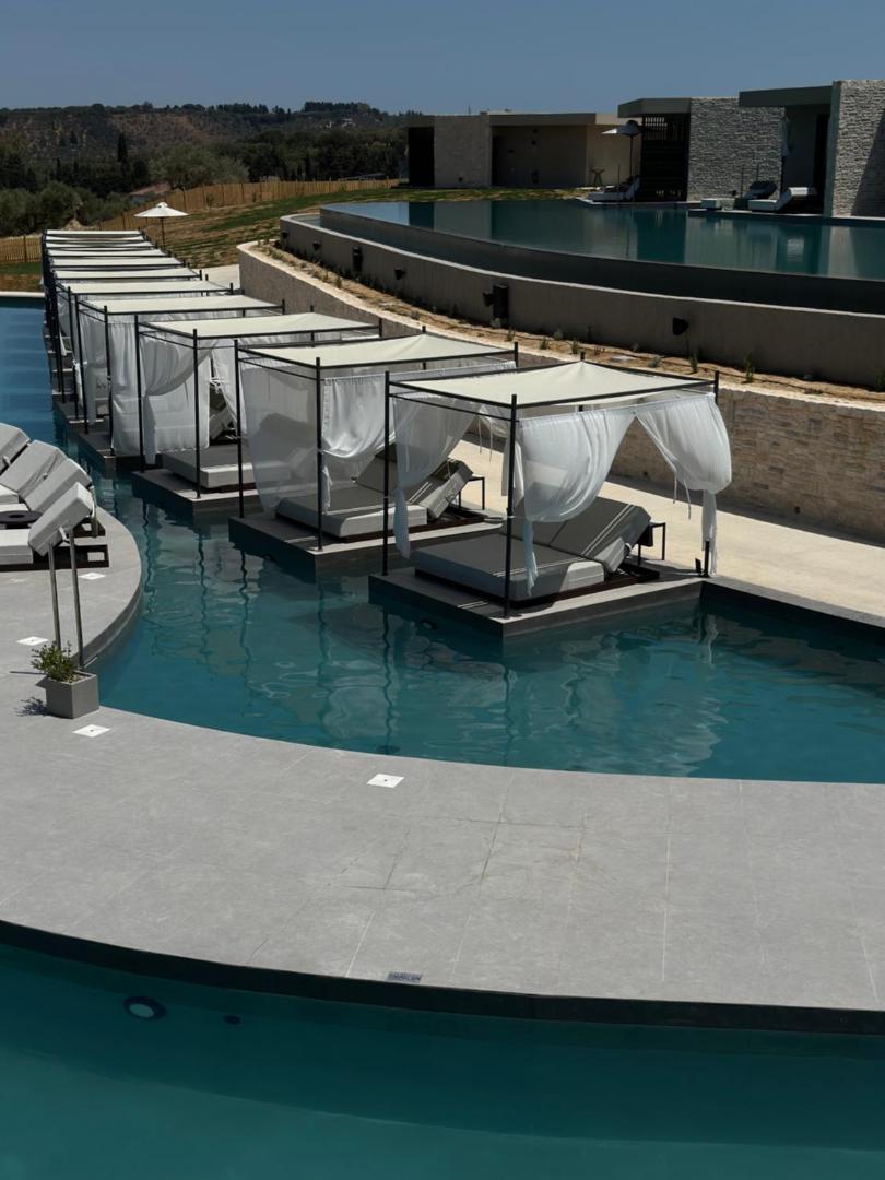 King Jason Zante, the pool