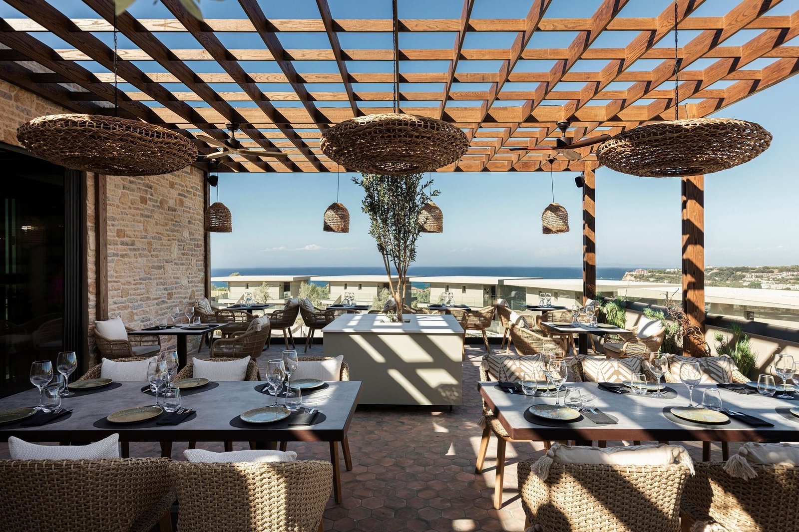 King Jason Zante, watergarden main restaurant