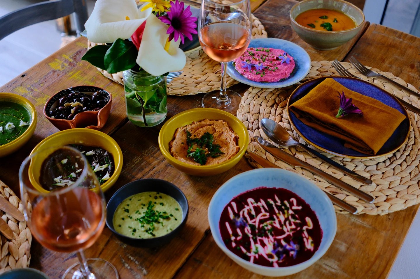 Quinta Camarena, at the table