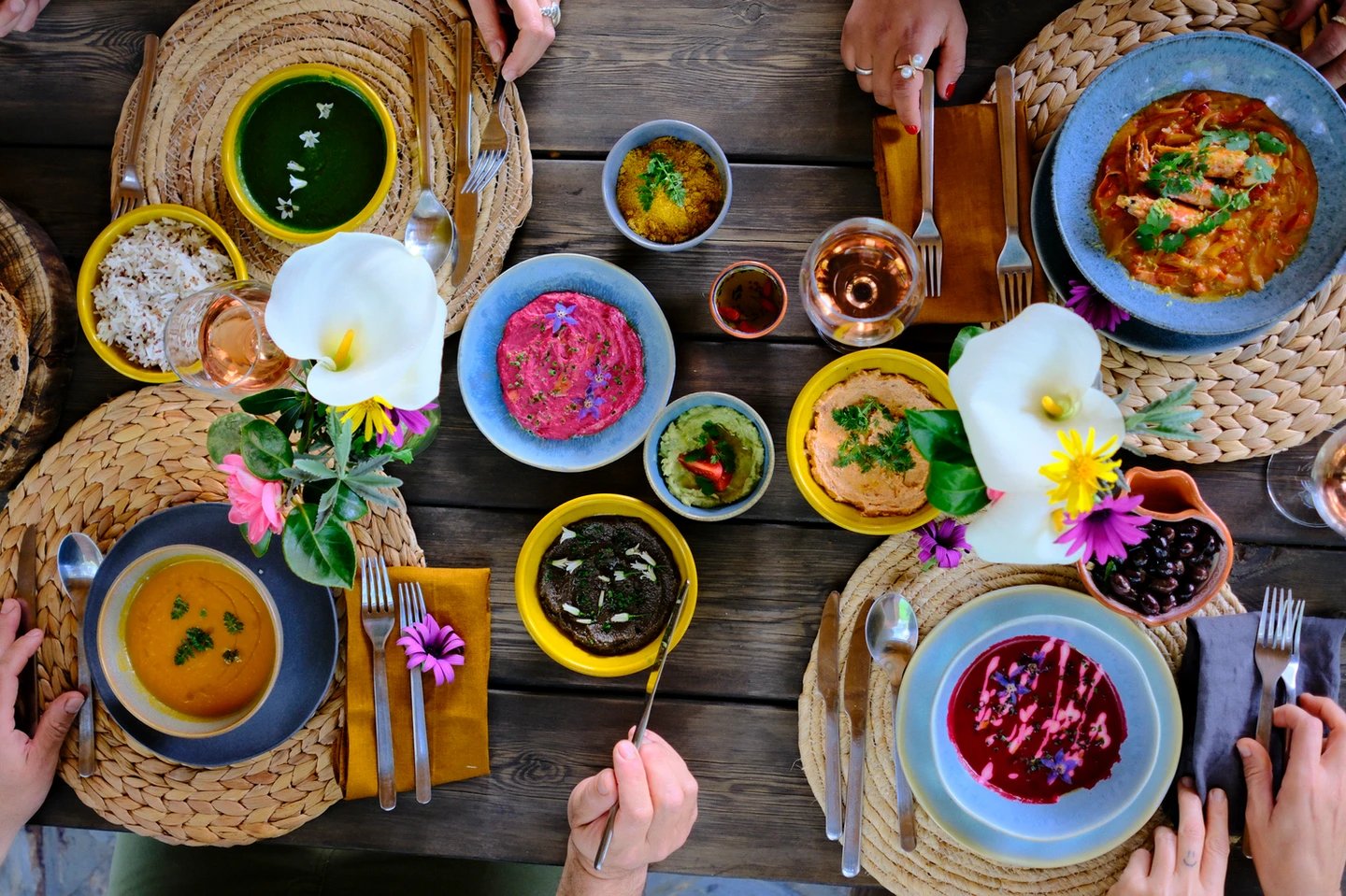 Quinta Camarena, at the table