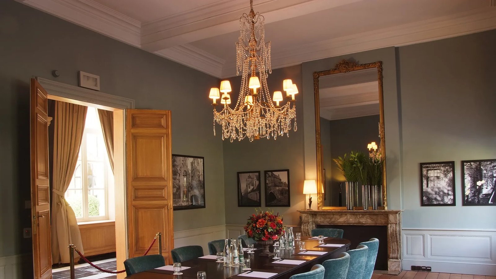 Hotel Dukes' Palace, at the table