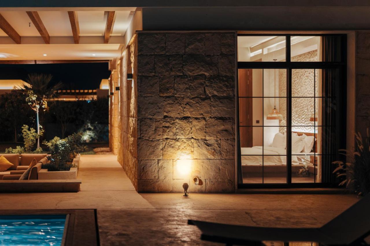 The Valley, rooms