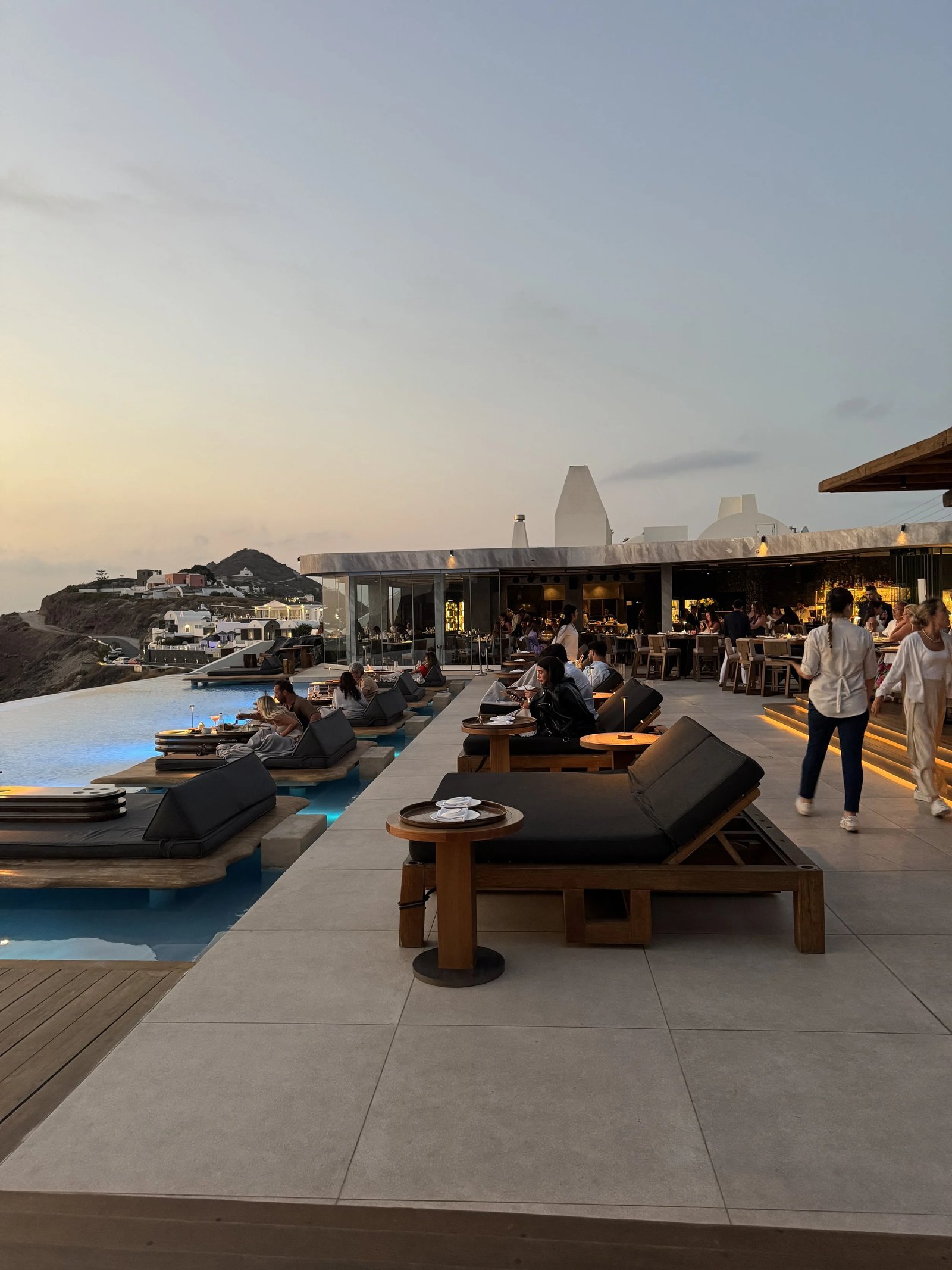 Cavo Tagoo Santorini, roka santorini