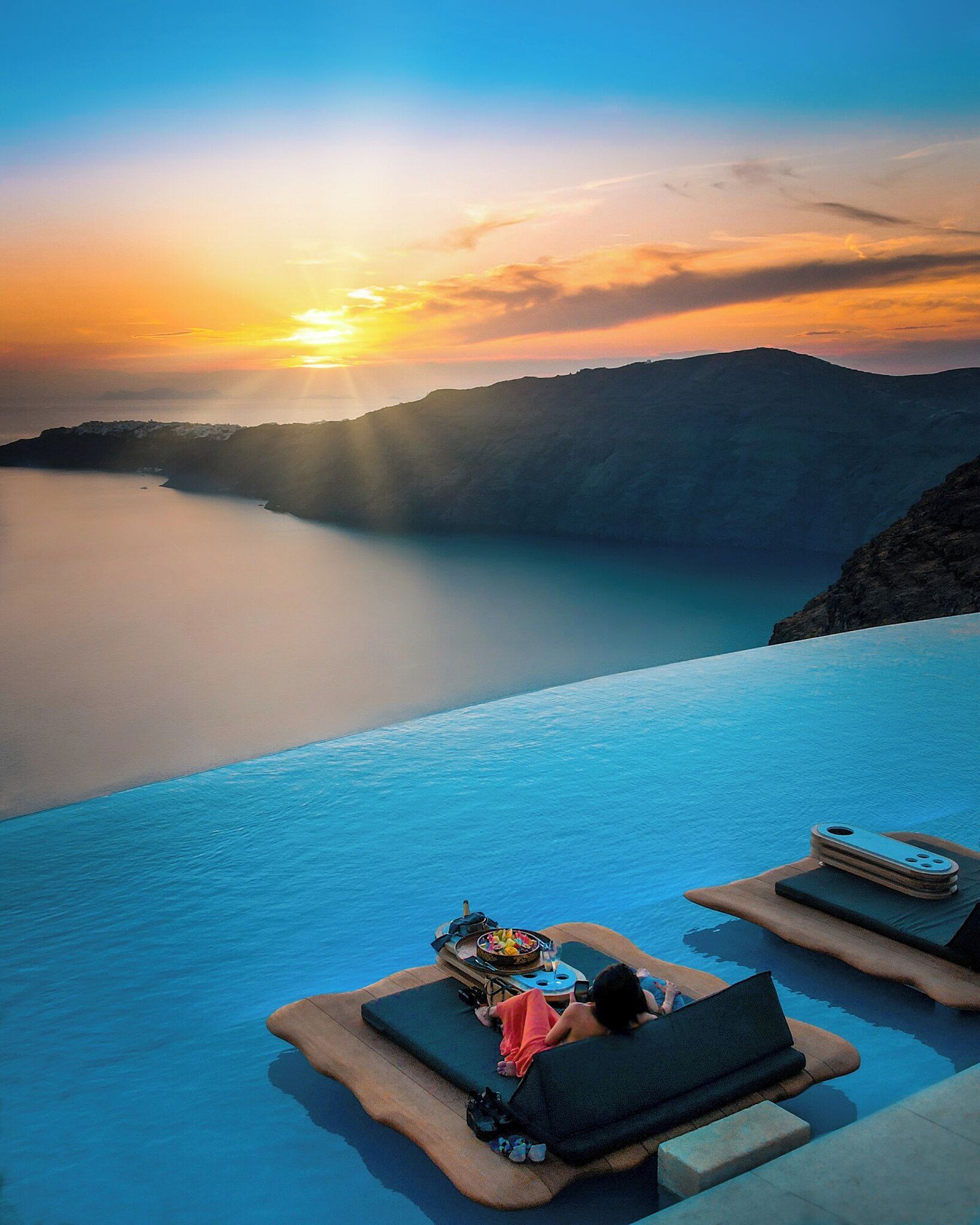 Cavo Tagoo Santorini, the pool