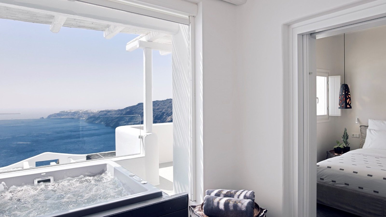 Cavo Tagoo Santorini, rooms