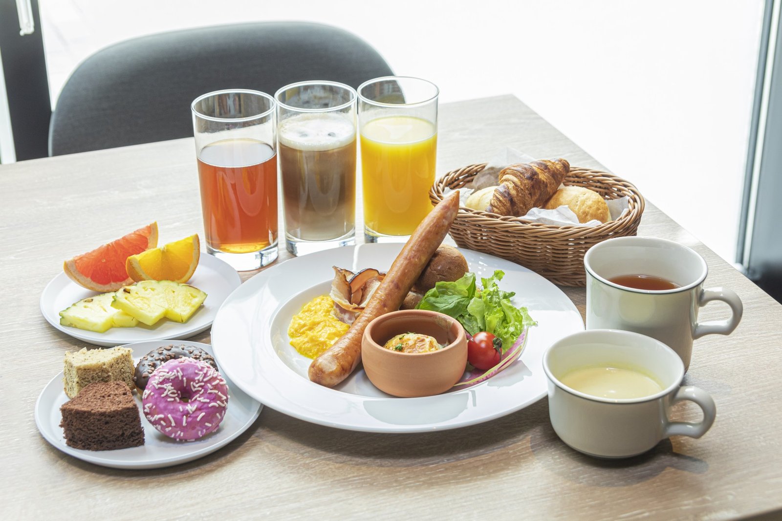 Hotel Keihan Namba Grande — eat & drink