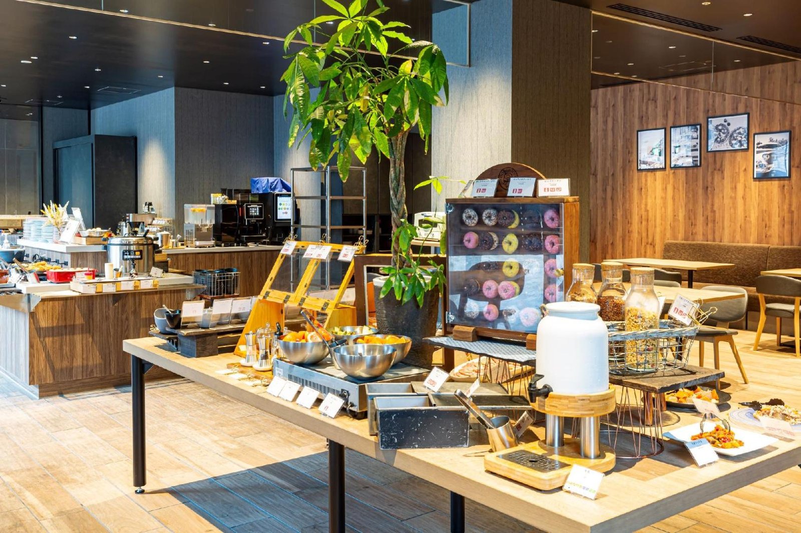Hotel Keihan Namba Grande — eat & drink