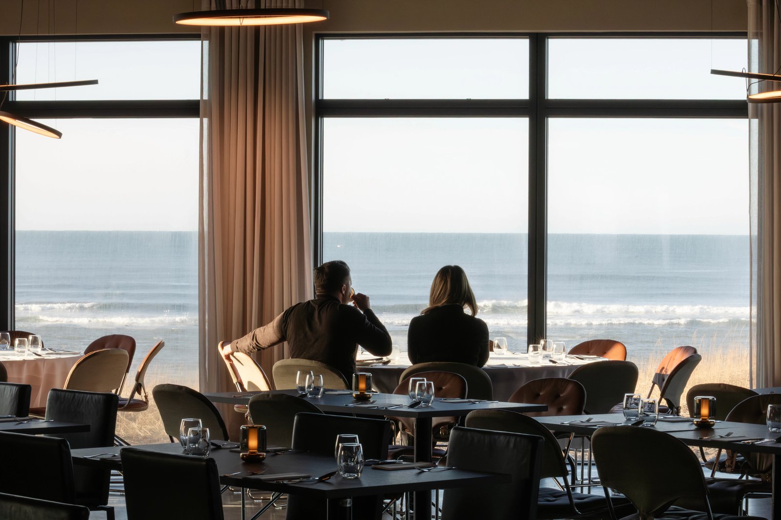 Black Sand Hotel, ómur restaurant