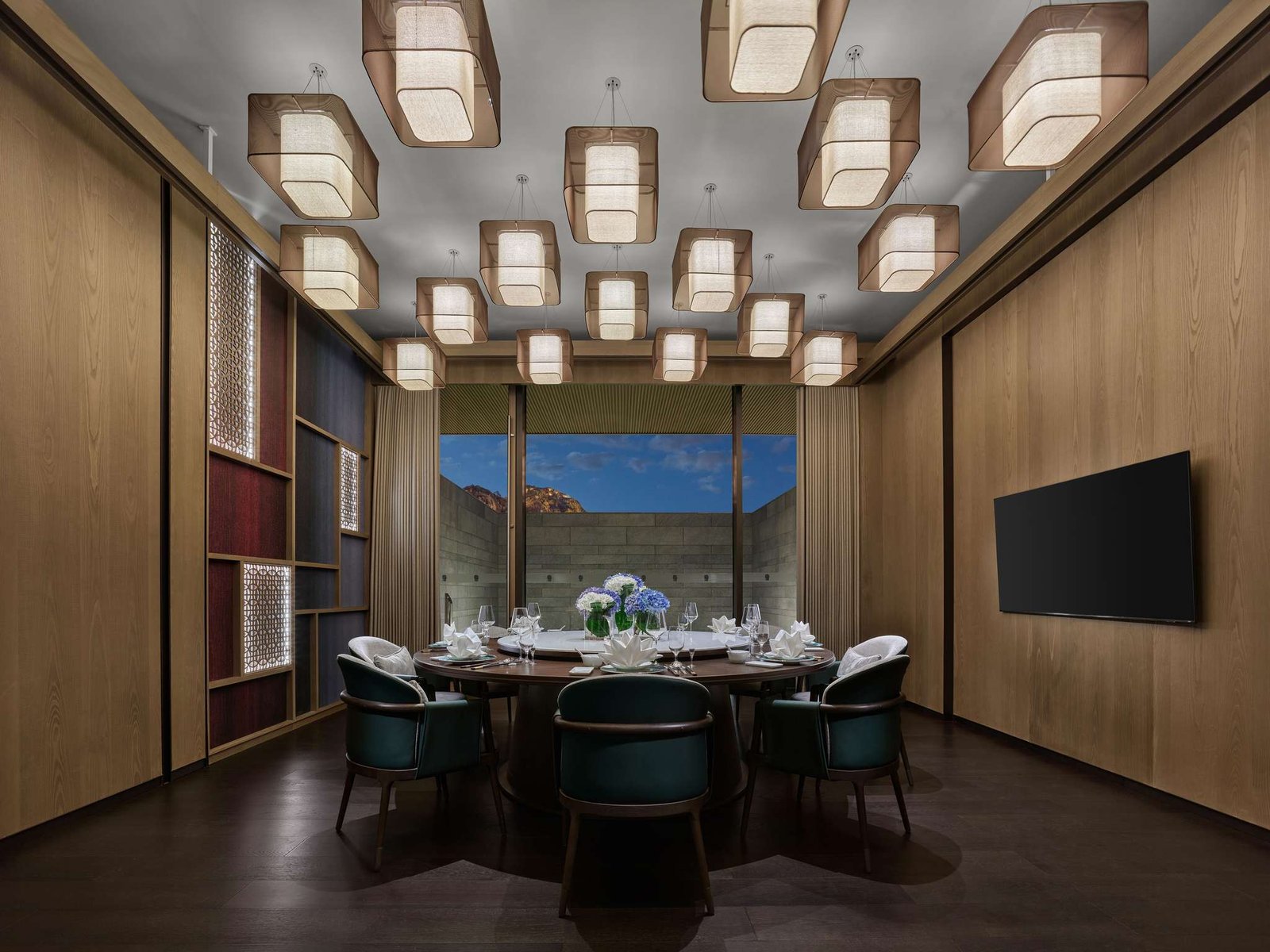 Banyan Tree Suzhou Shishan, at the table