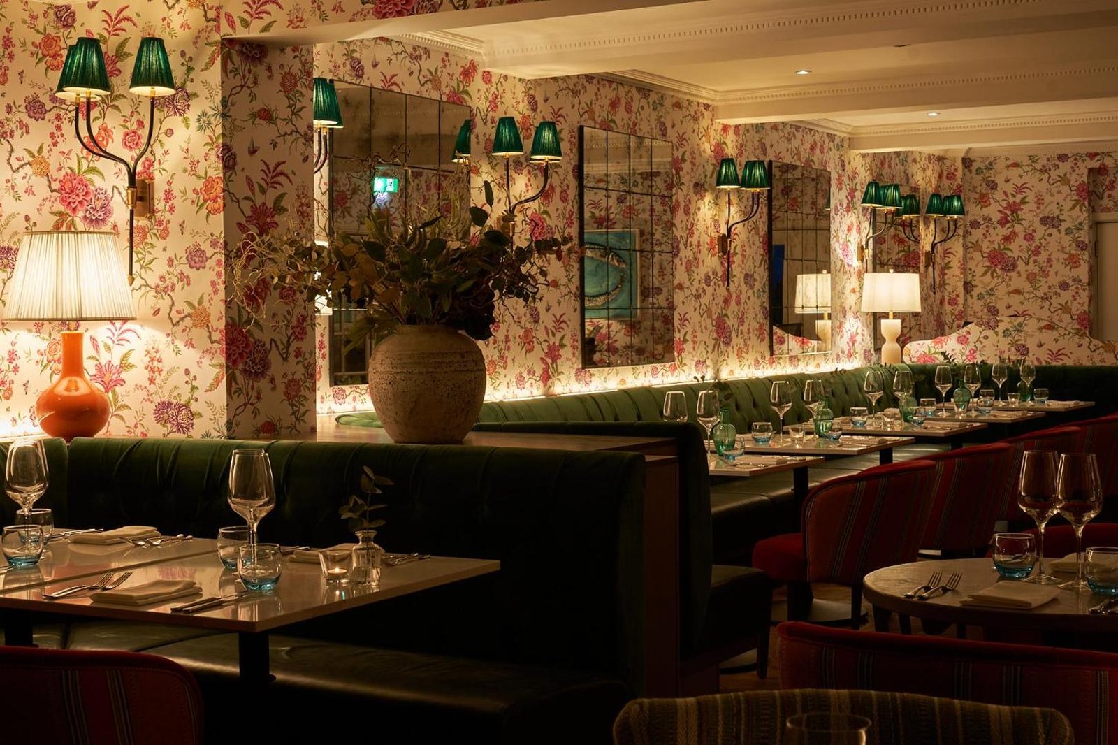 Stanwell House Hotel, at the table