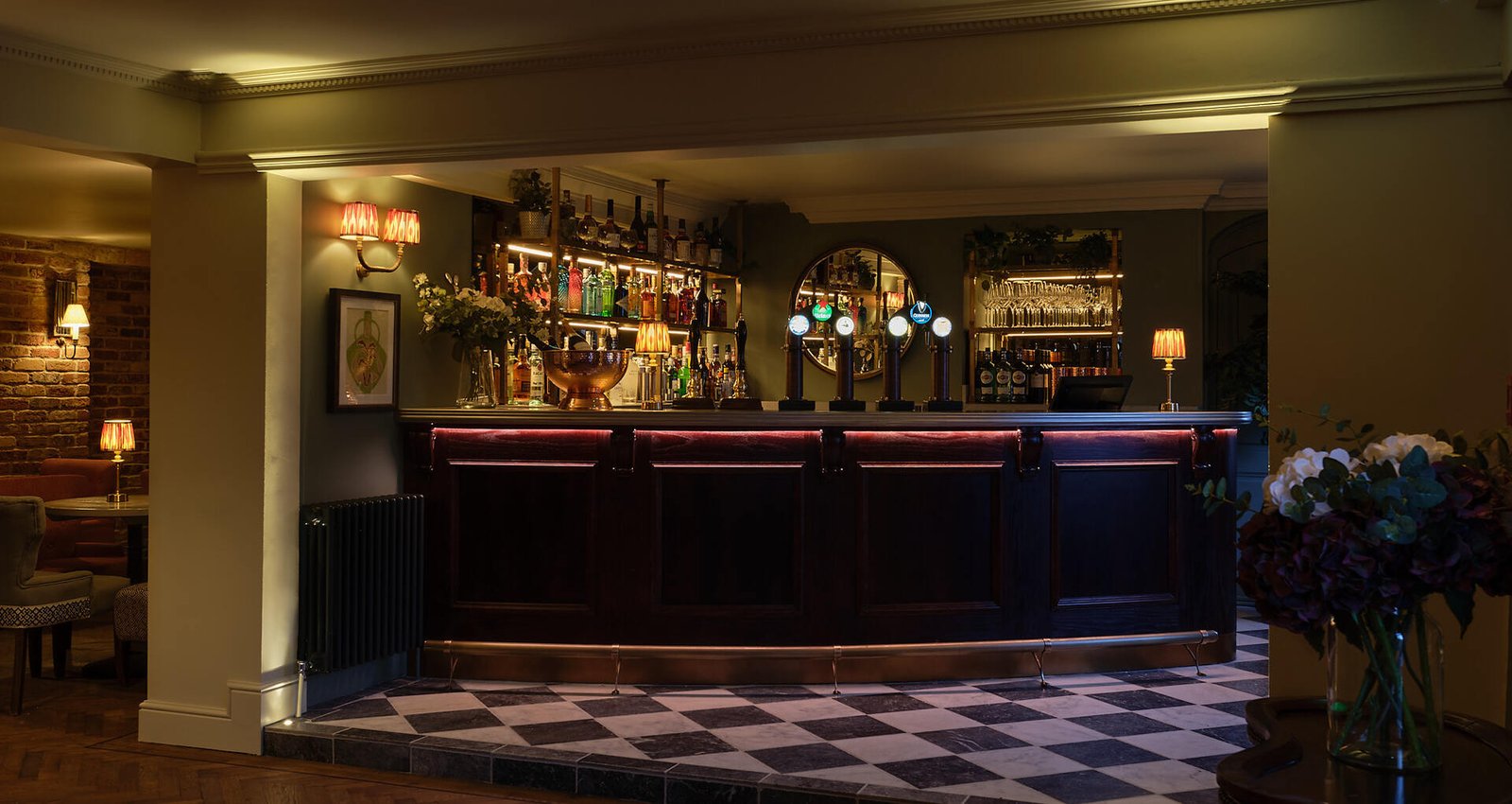 Stanwell House Hotel, at the table