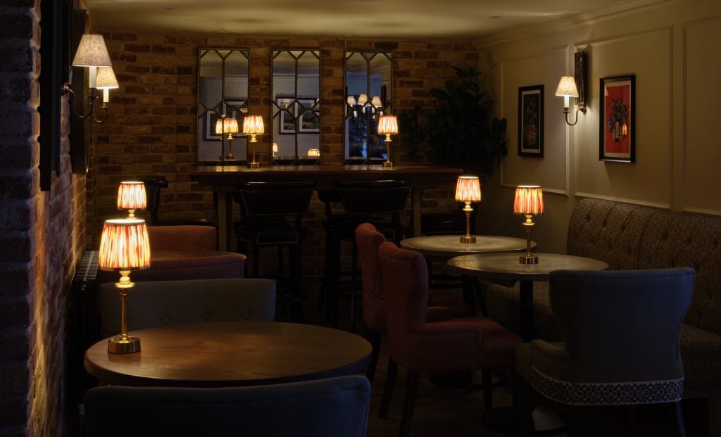 Stanwell House Hotel, at the table
