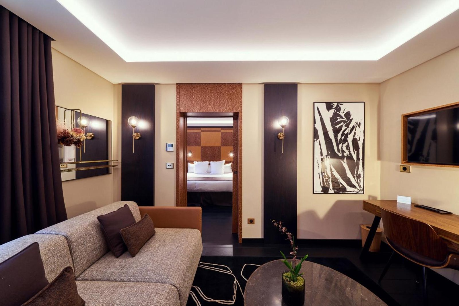 La Pyramide, rooms