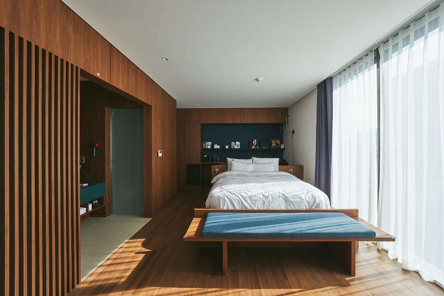 Good ol'days, rooms