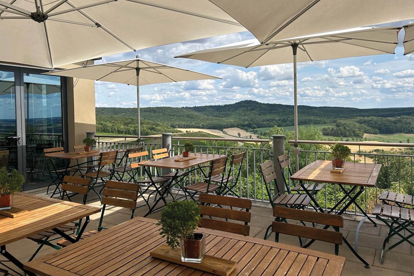 Schloss Frankenberg, at the table