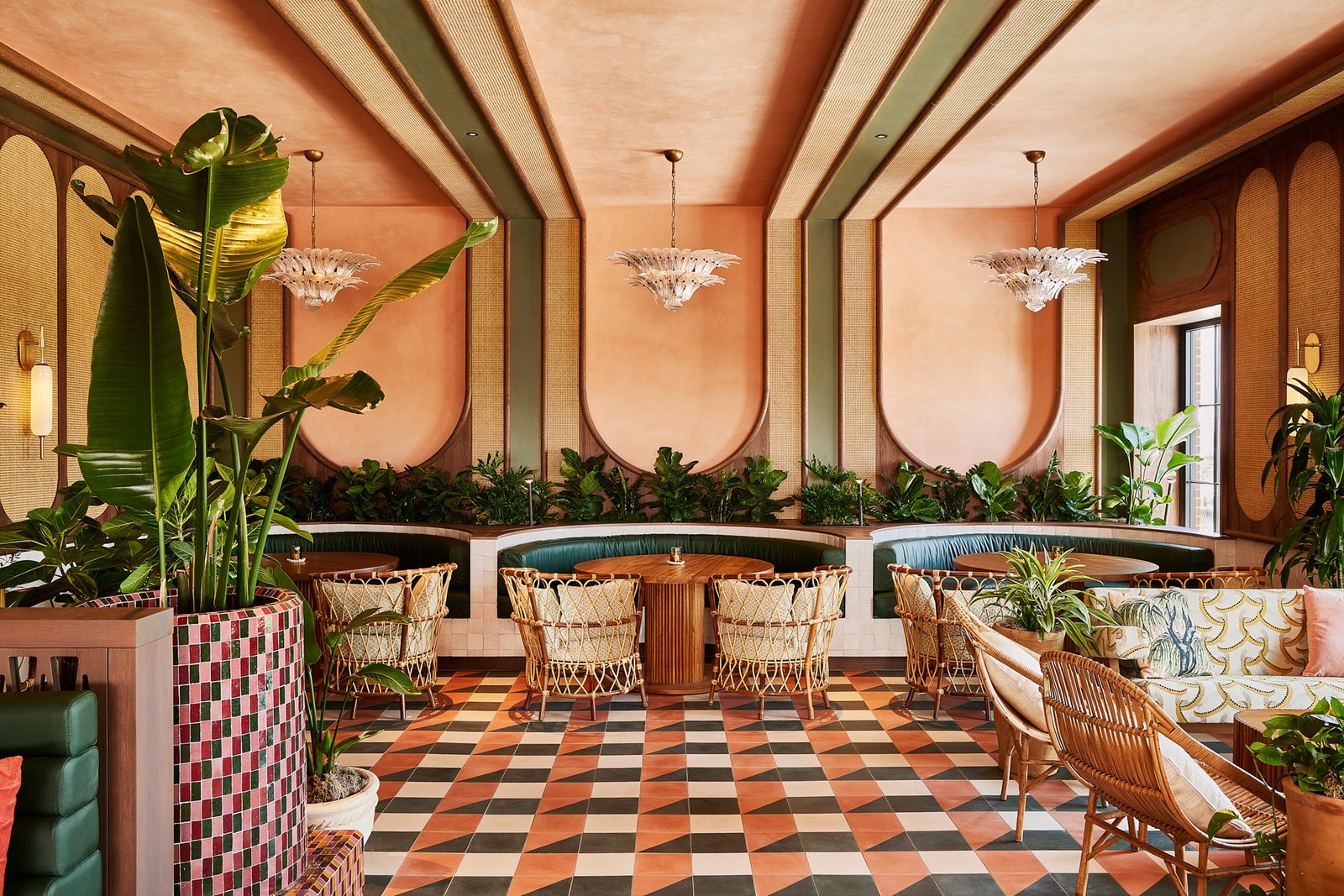 The Manchester Lexington, lost palm