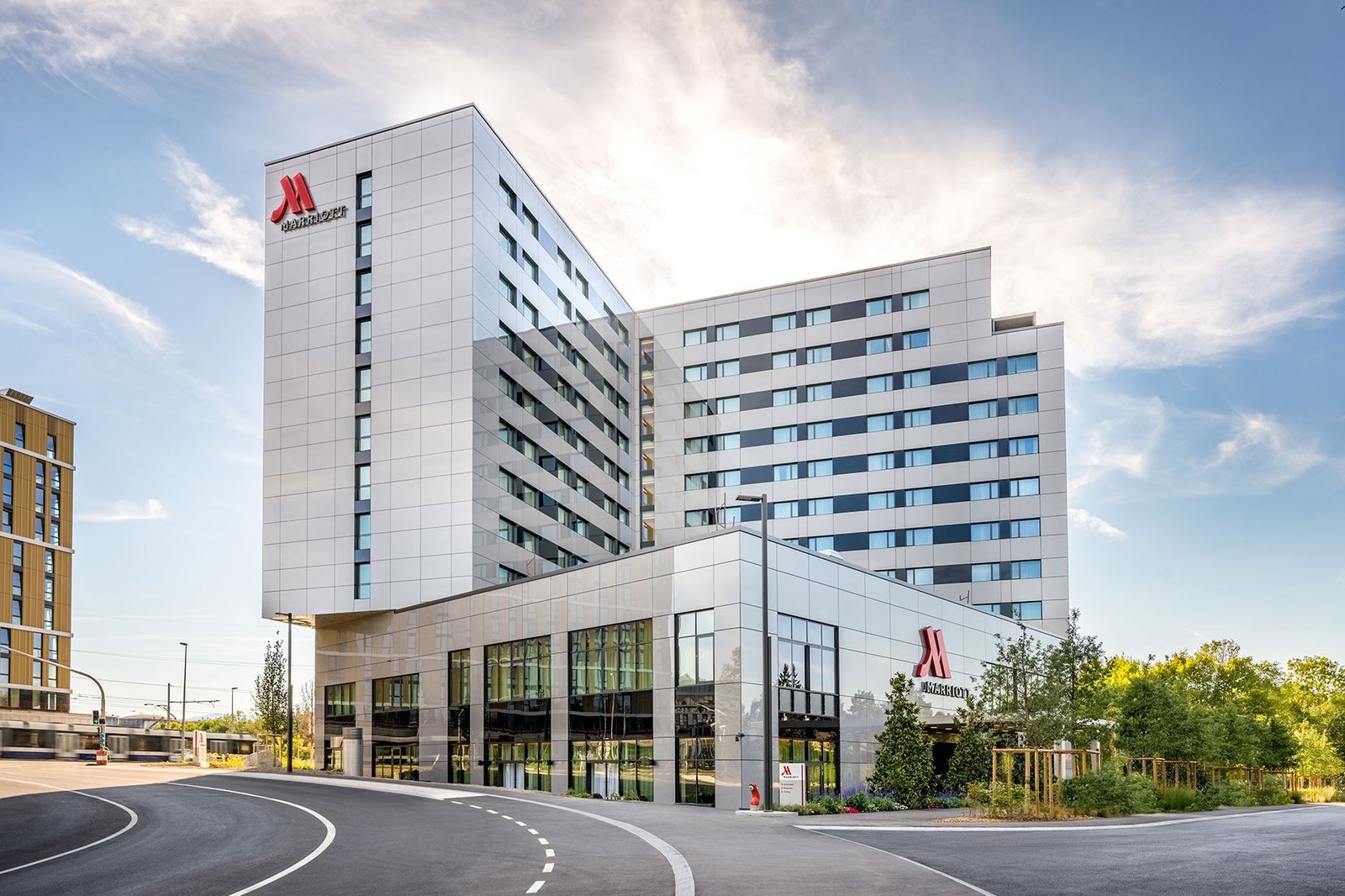 Geneva Marriott Hotel, how it began
