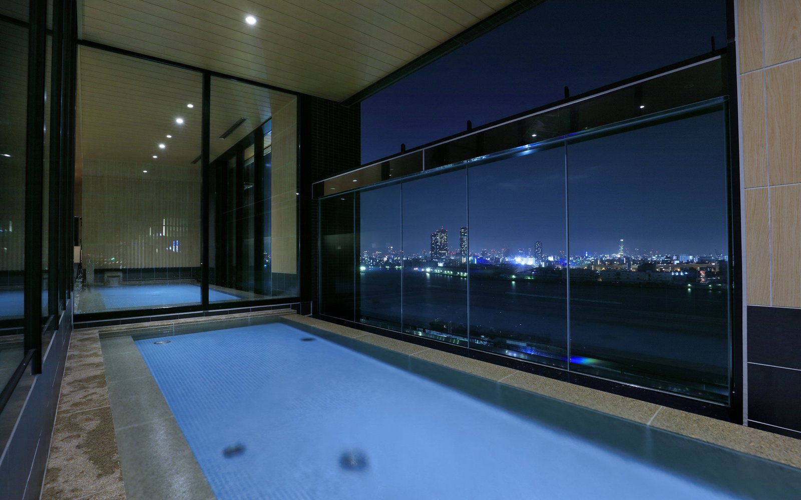The Singulari Hotel & SkySpa