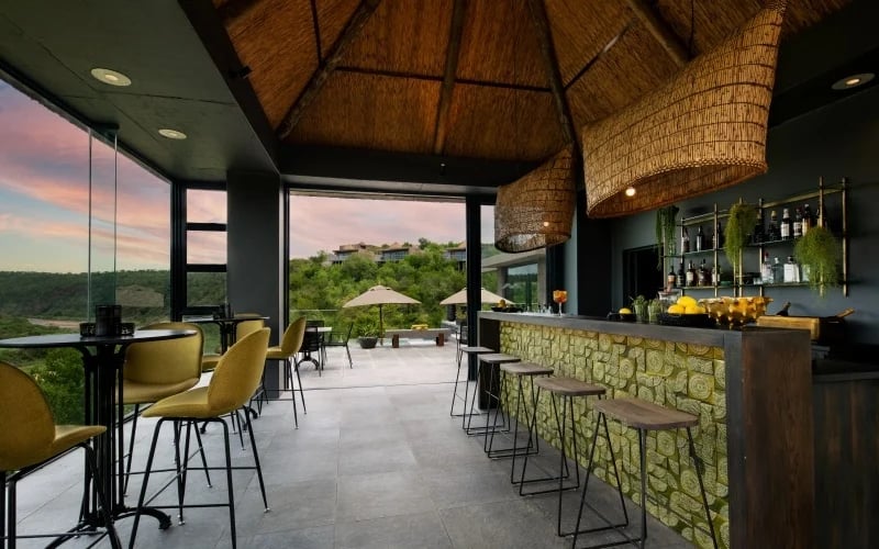 Biyela Lodge, at the table