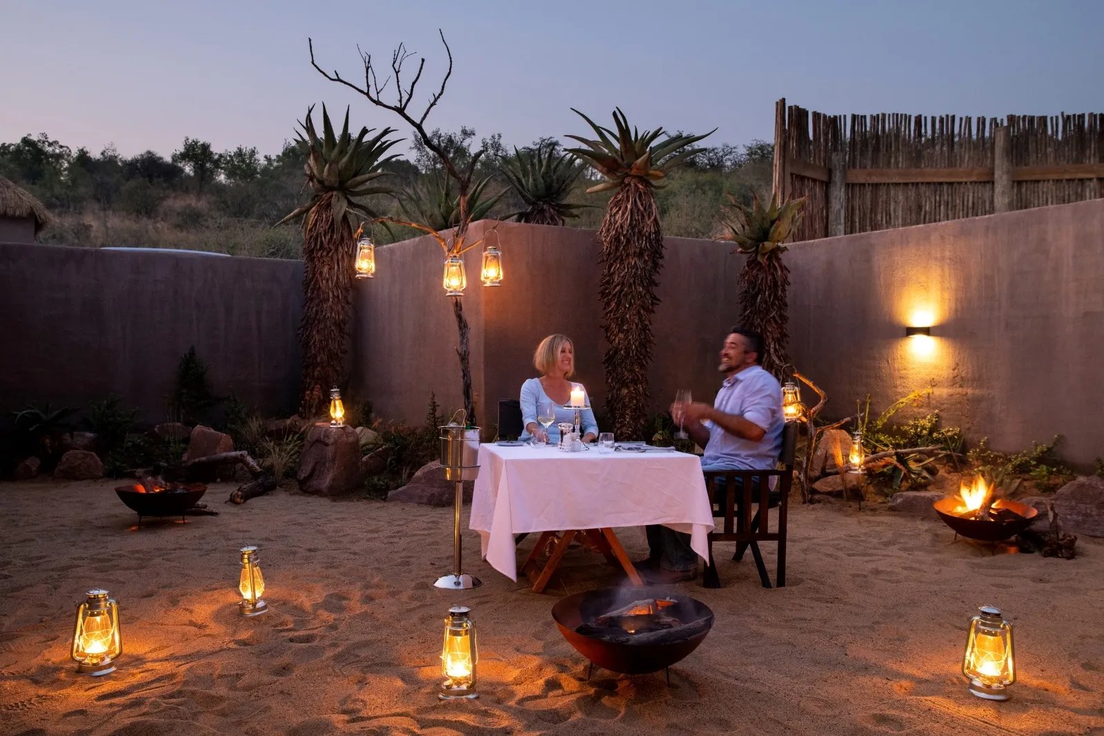 Biyela Lodge, at the table
