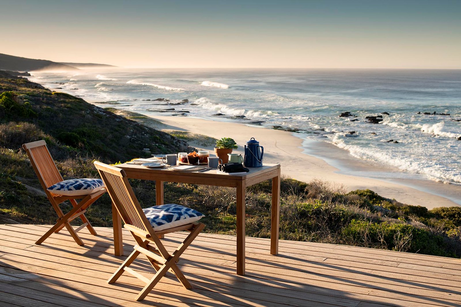 Lekkerwater Beach Lodge, at the table