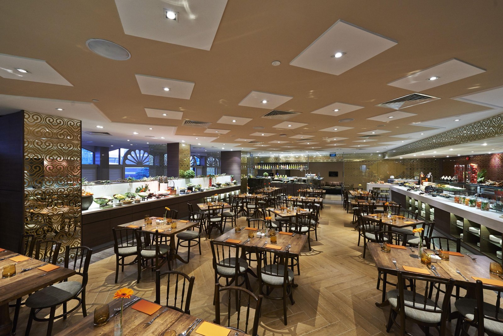 Village Hotel Katong, at the table