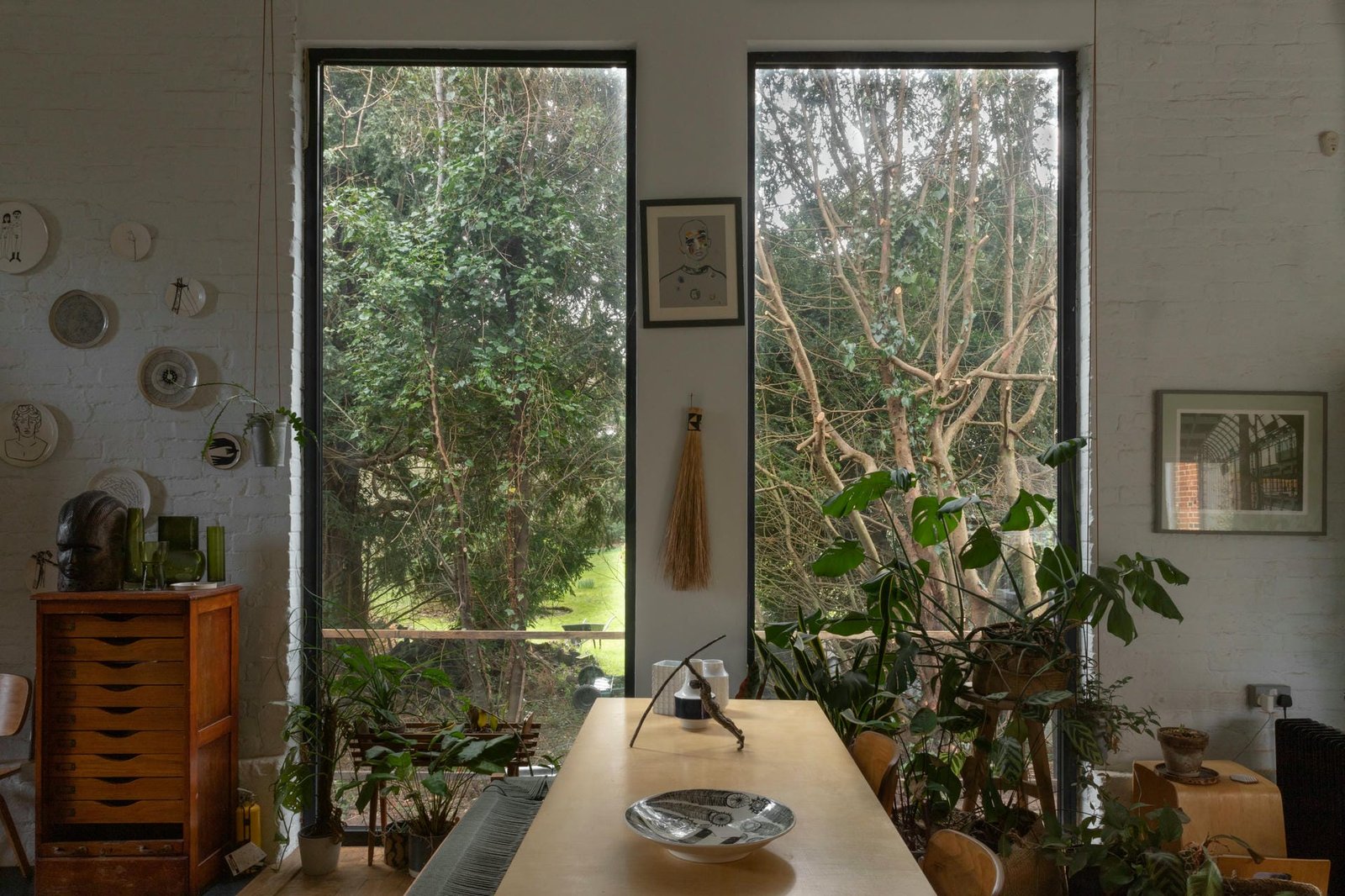 Five Acre Barn, the barn
