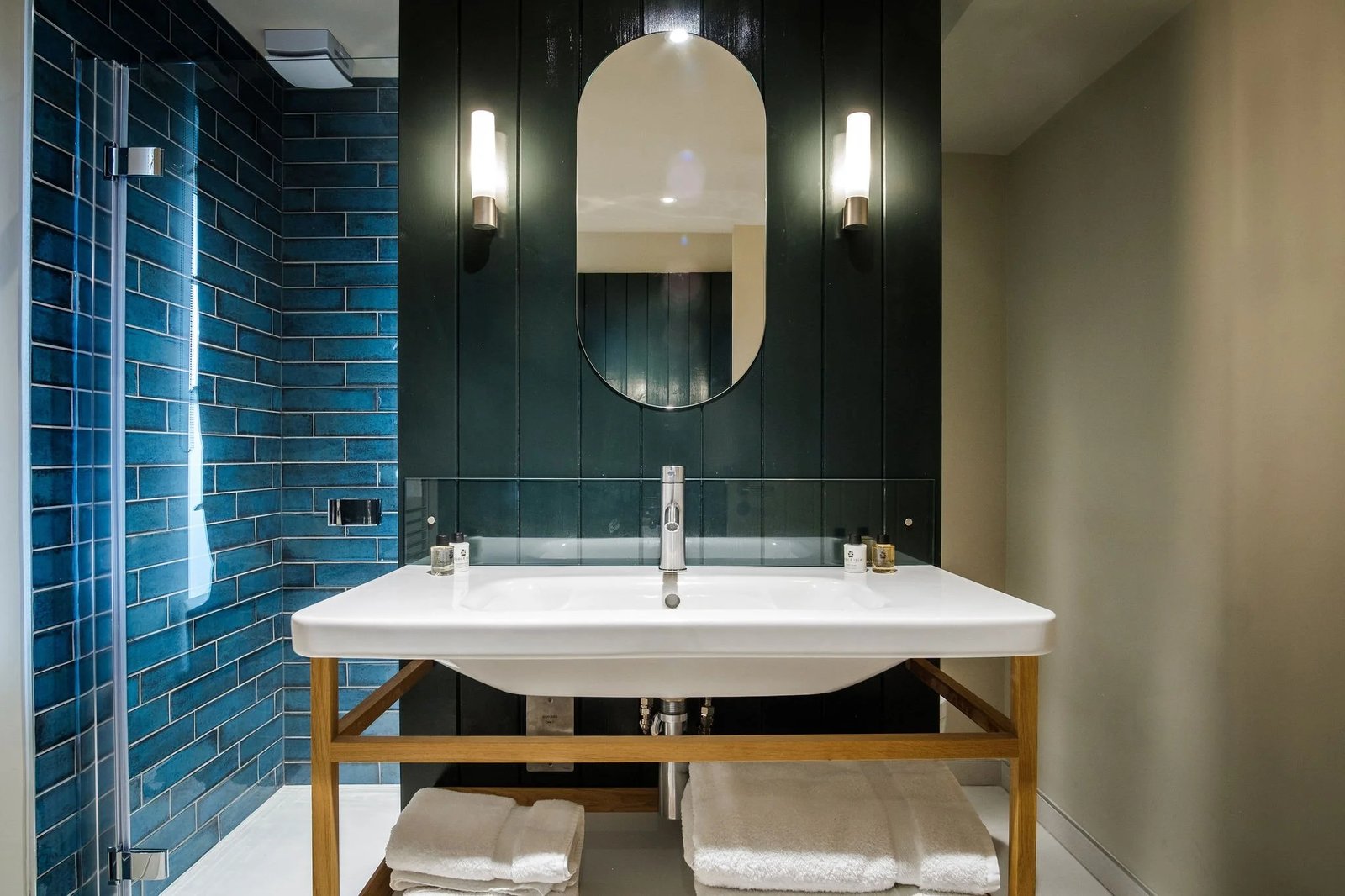 The Alice Hawthorn Inn | Restaurant & Rooms