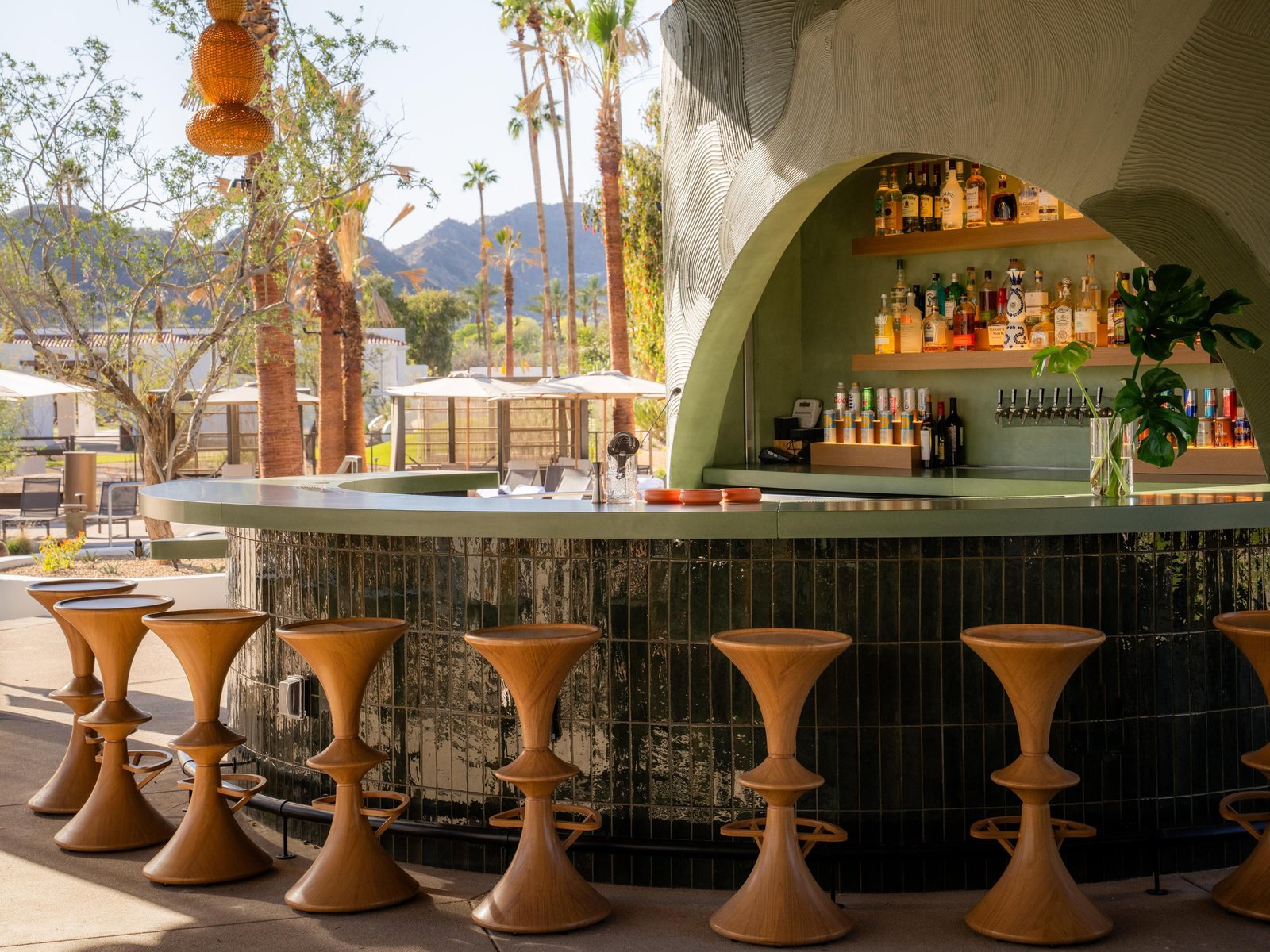 Kimpton Miralina Resort & Villas, cima pool bar
