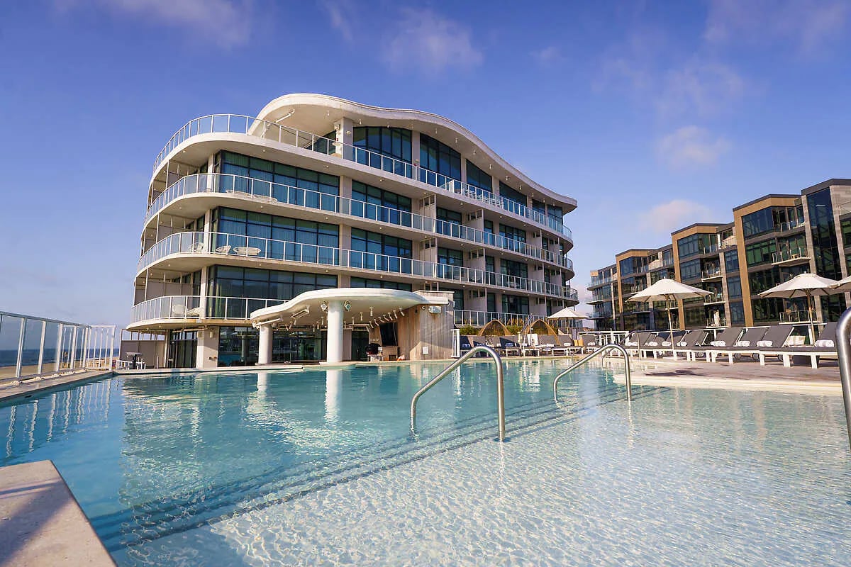 Wave Resort