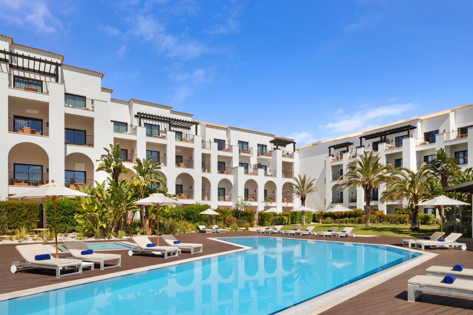 Pine Cliffs Ocean Suites, a Luxury Collection Resort & Spa, Algarve, the pool