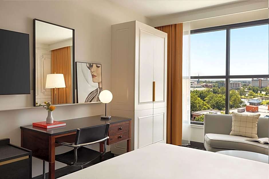 106 Jefferson Huntsville, Curio Collection by Hilton