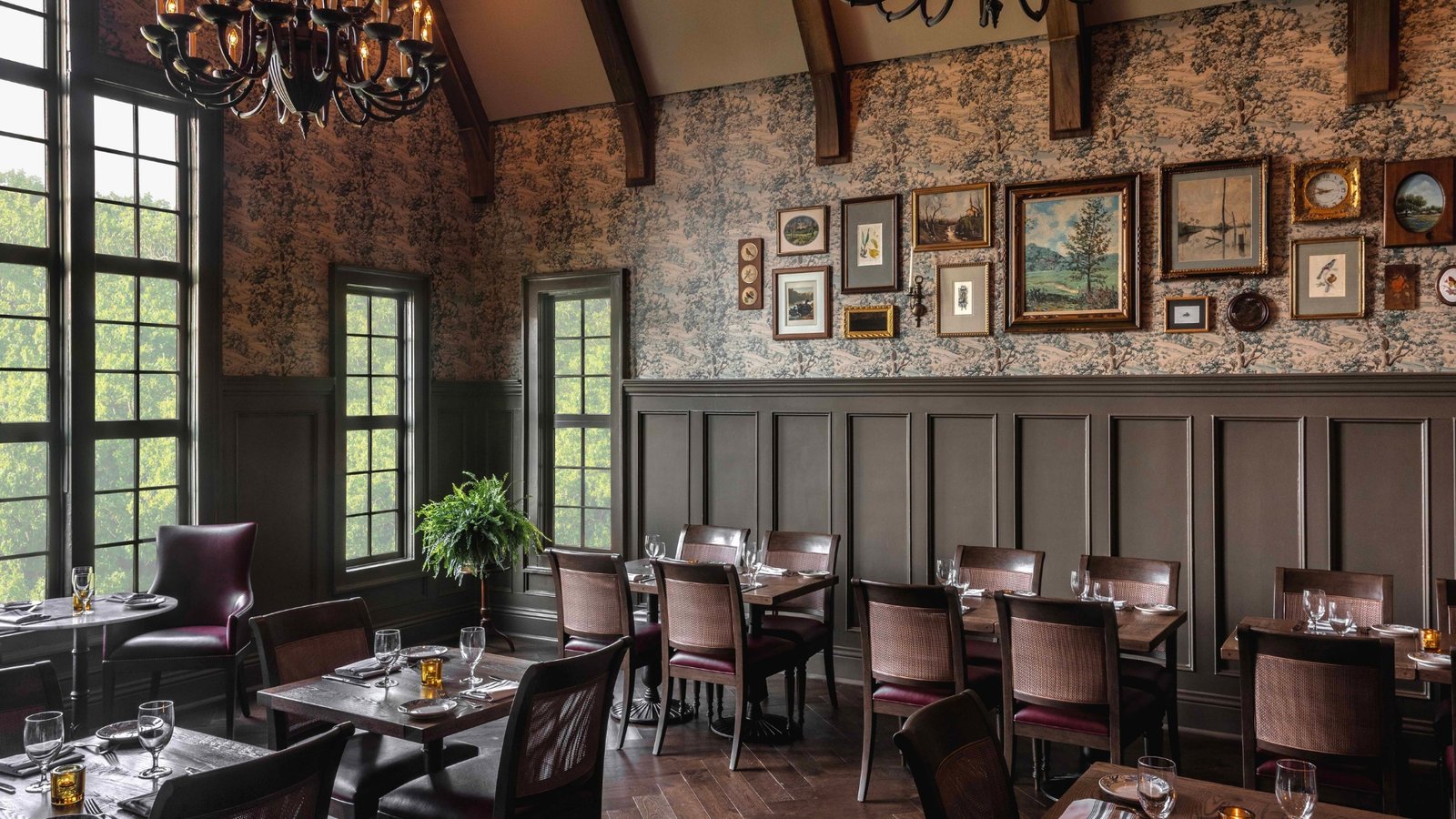 Barnsley Resort, at the table