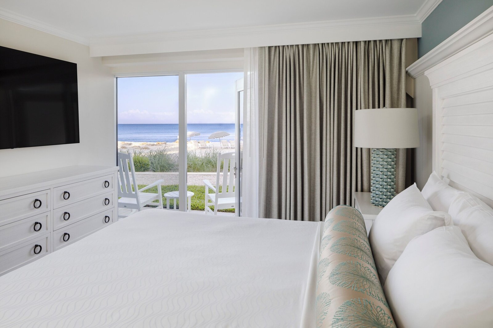 Edgewater Beach Hotel, rooms