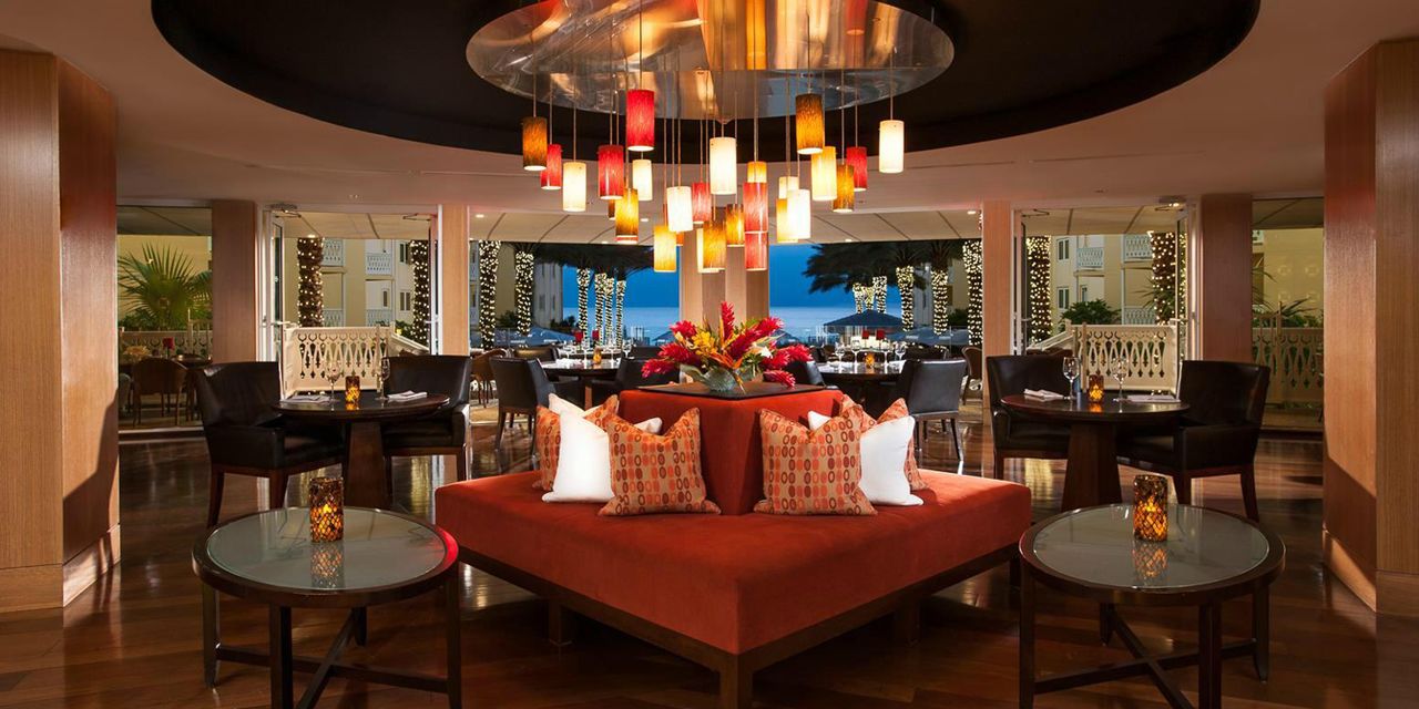 Edgewater Beach Hotel, coast
