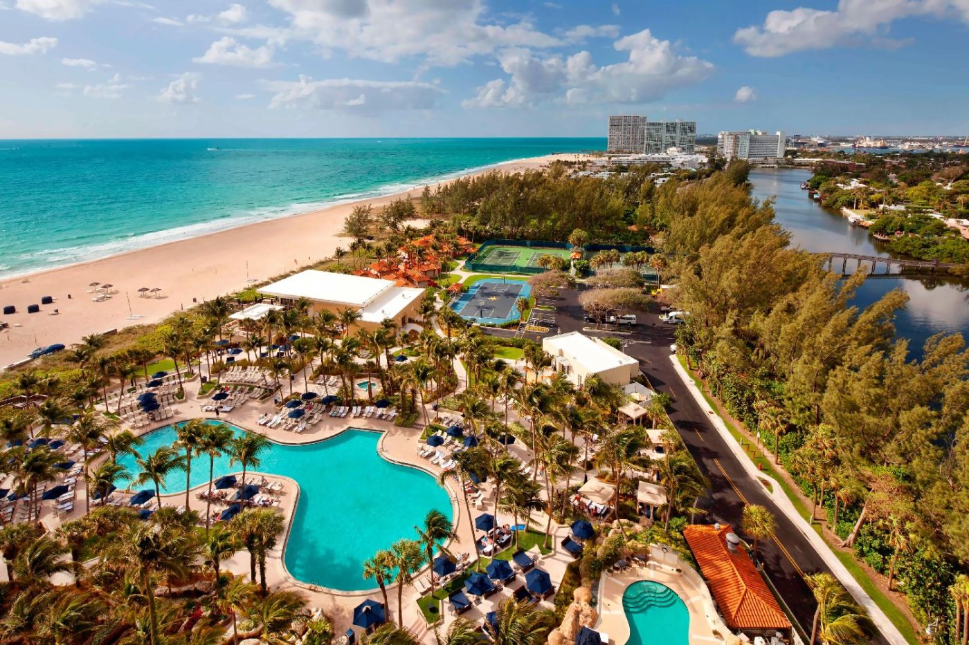 Fort Lauderdale Marriott Harbor Beach Resort & Spa, the pool
