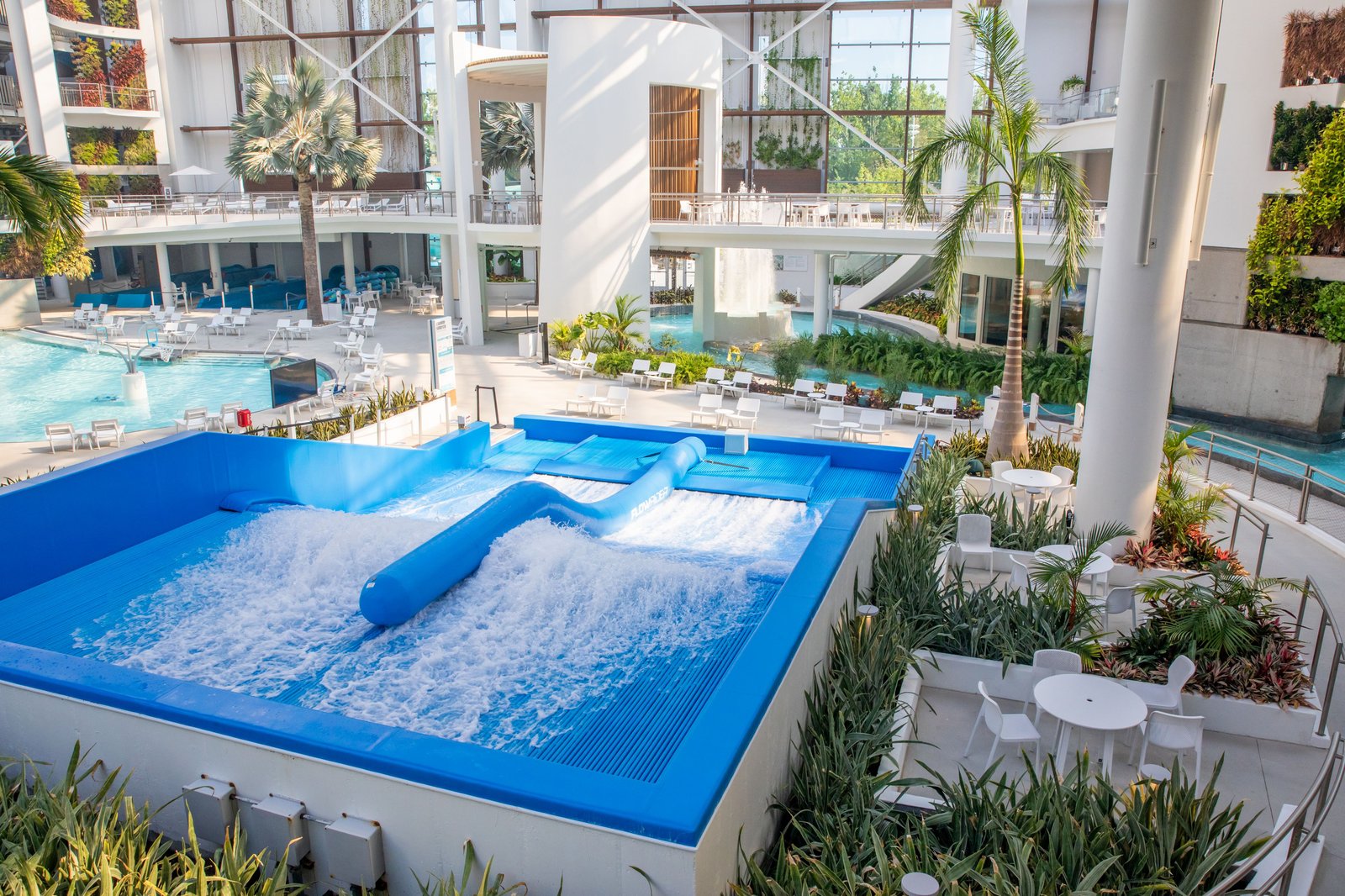 Gaylord Opryland Resort & Convention Center, the pool