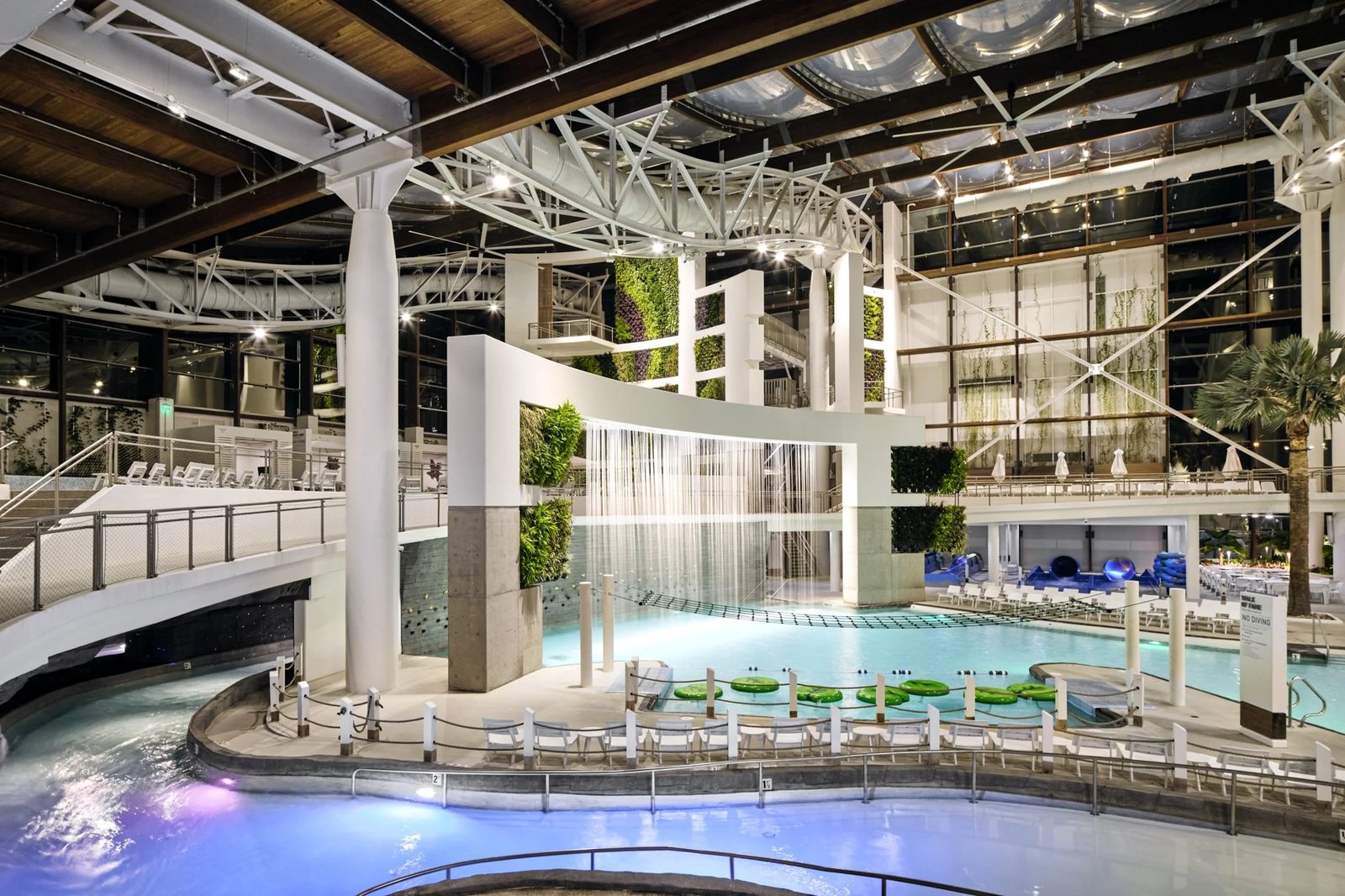 Gaylord Opryland Resort & Convention Center, the pool