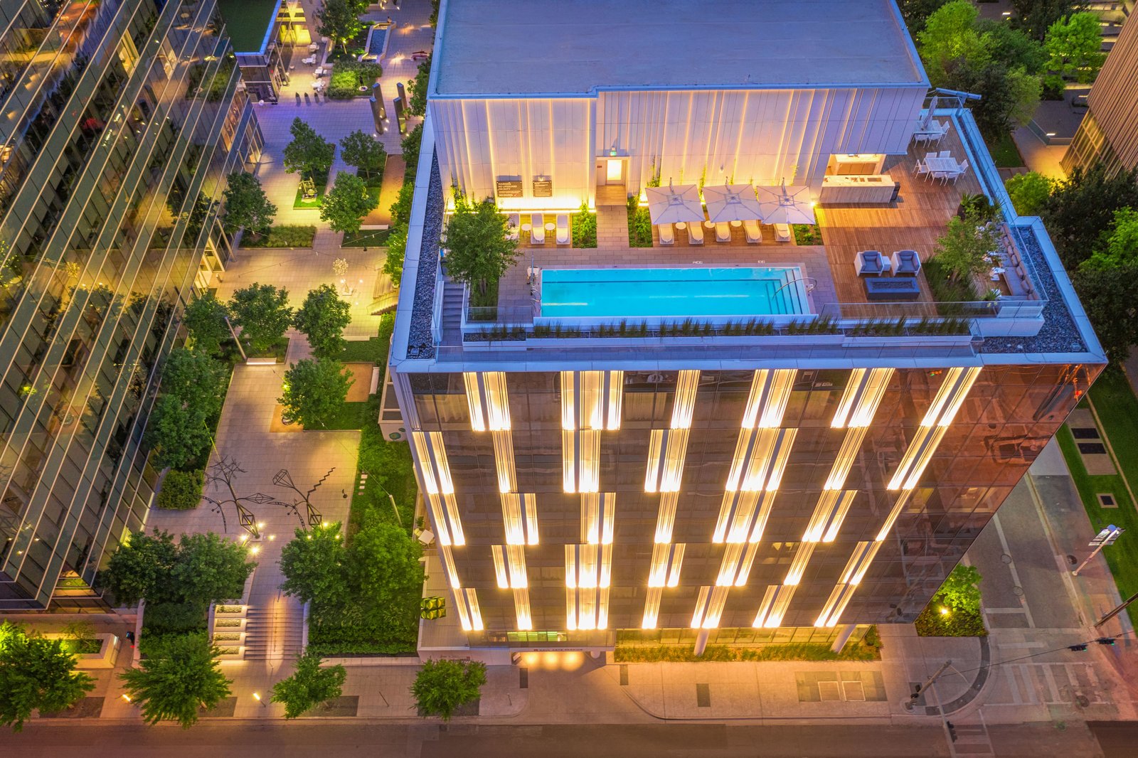 HALL Arts Hotel, Dallas, Autograph Collection, the pool