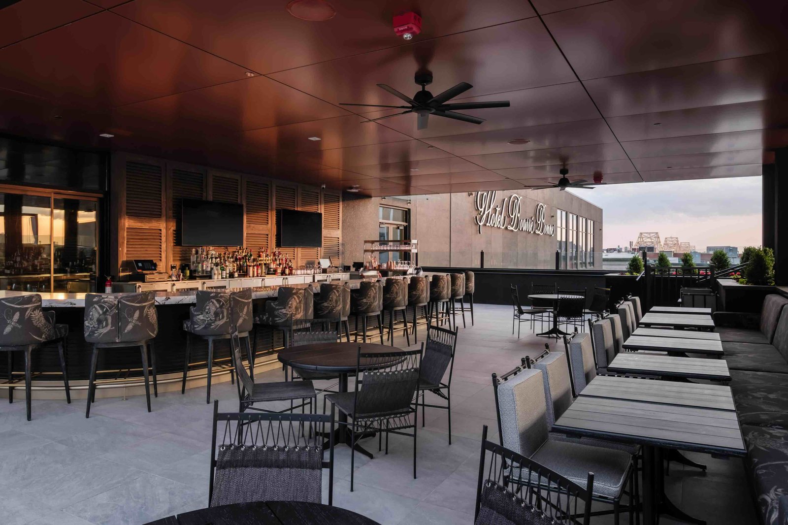 Hotel Bourre Bonne Louisville, Curio Collection by Hilton, rooftop bourré bonne