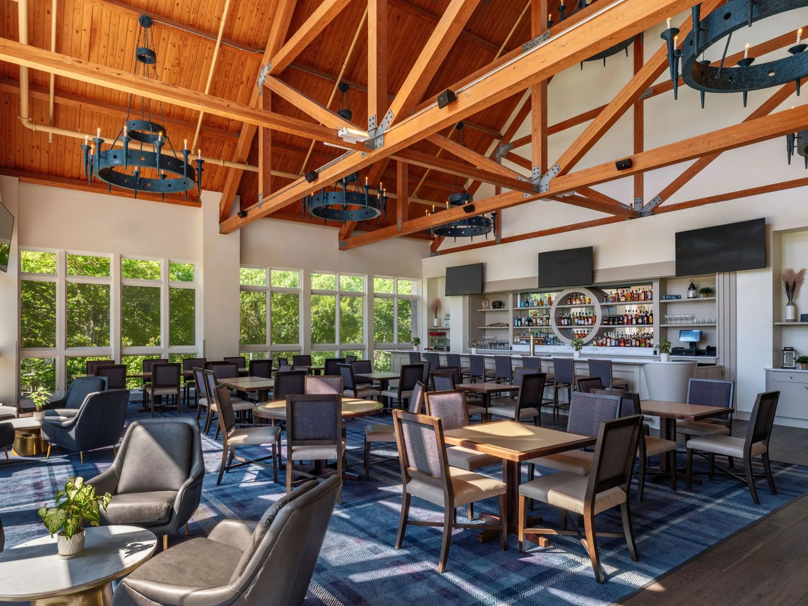 Hyatt Regency Chesapeake Bay Golf Resort, Spa and Marina, at the table