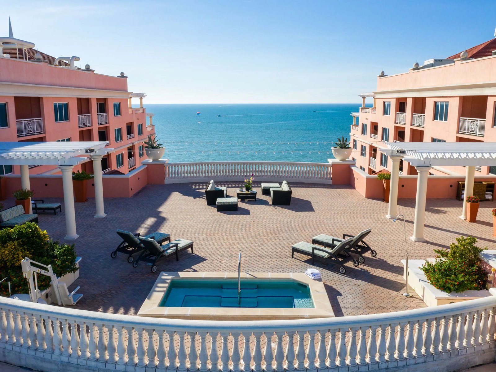 Hyatt Regency Clearwater Beach Resort and Suites, whirlpool and gym