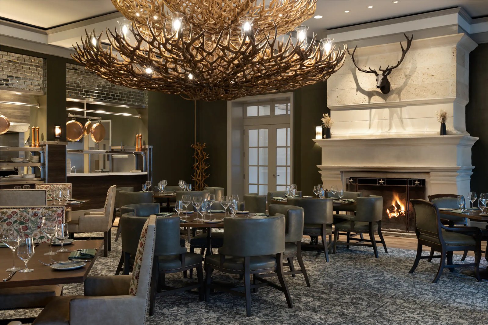 Hyatt Regency Hill Country Resort and Villas, antlers lodge