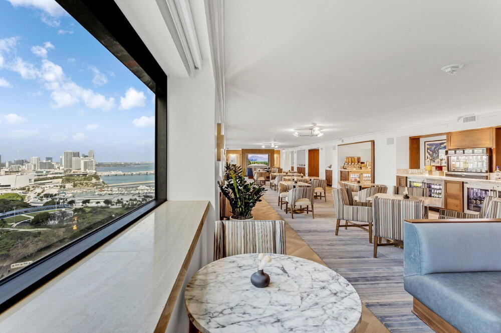 InterContinental Miami by IHG, at the table